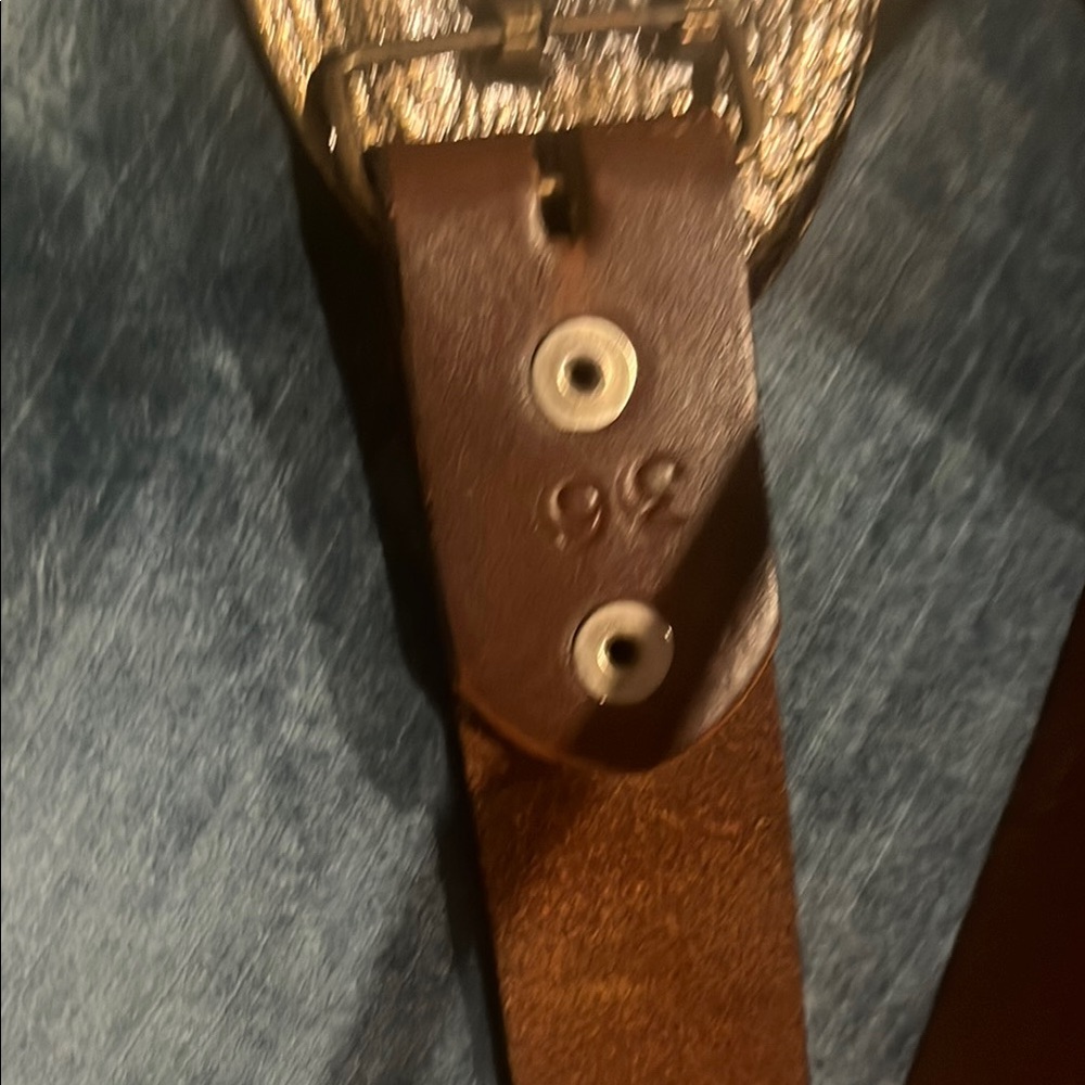 Filigree embossed brown Leather Belt with two interchangeable belt buckles - Picture 13 of 16